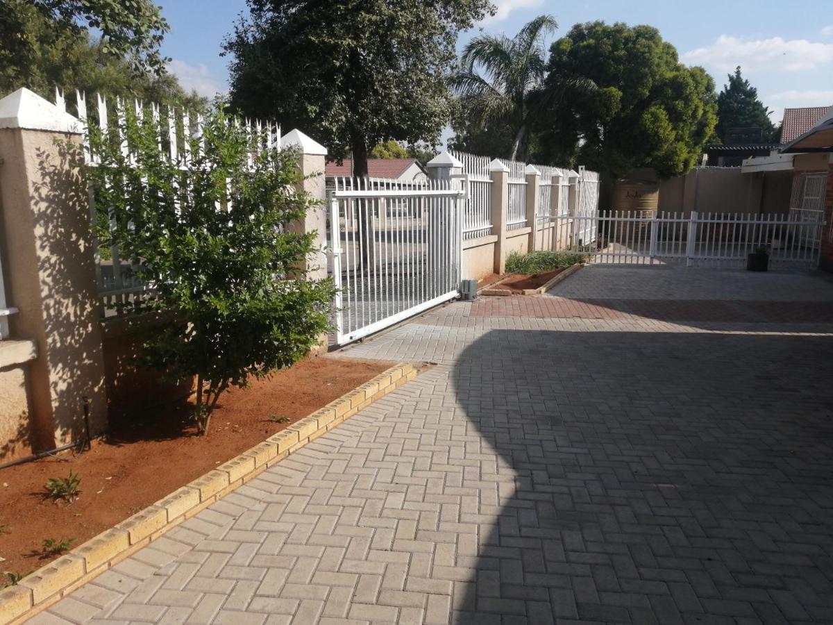 Midway Overnight Rooms Kimberley Εξωτερικό φωτογραφία